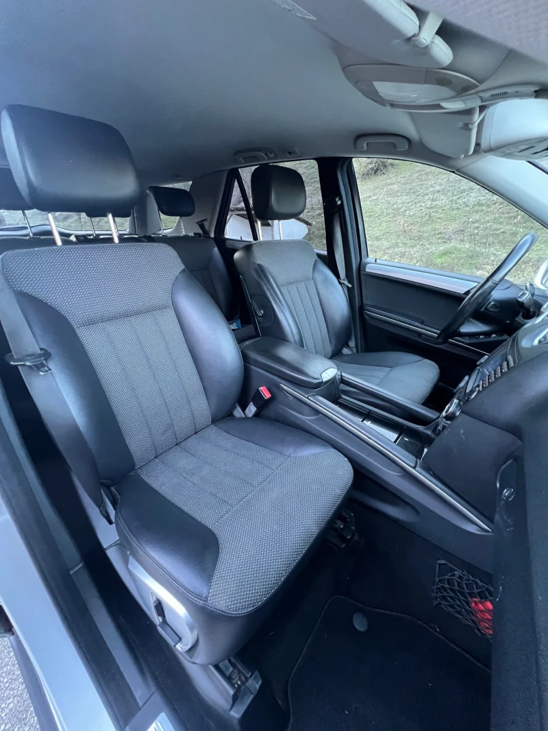 Mercedes-Benz ML 320 Подгрев* 19АМГ джанти* Kарплей Навигация* Холандия, снимка 10 - Автомобили и джипове - 52807122
