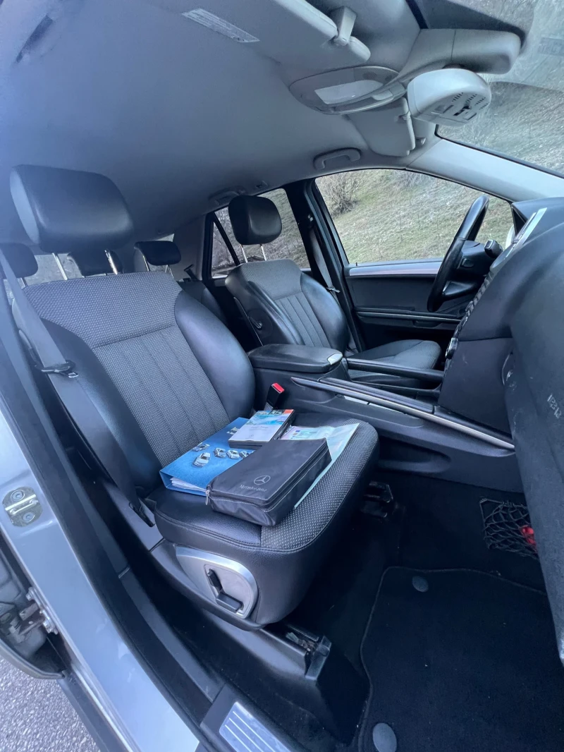 Mercedes-Benz ML 320 Подгрев* 19АМГ джанти* Kарплей Навигация* Холандия, снимка 11 - Автомобили и джипове - 52807122