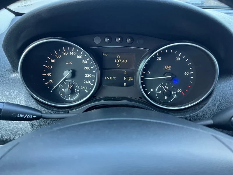 Mercedes-Benz ML 320 Подгрев* 19АМГ джанти* Kарплей Навигация* Холандия, снимка 14 - Автомобили и джипове - 52807122