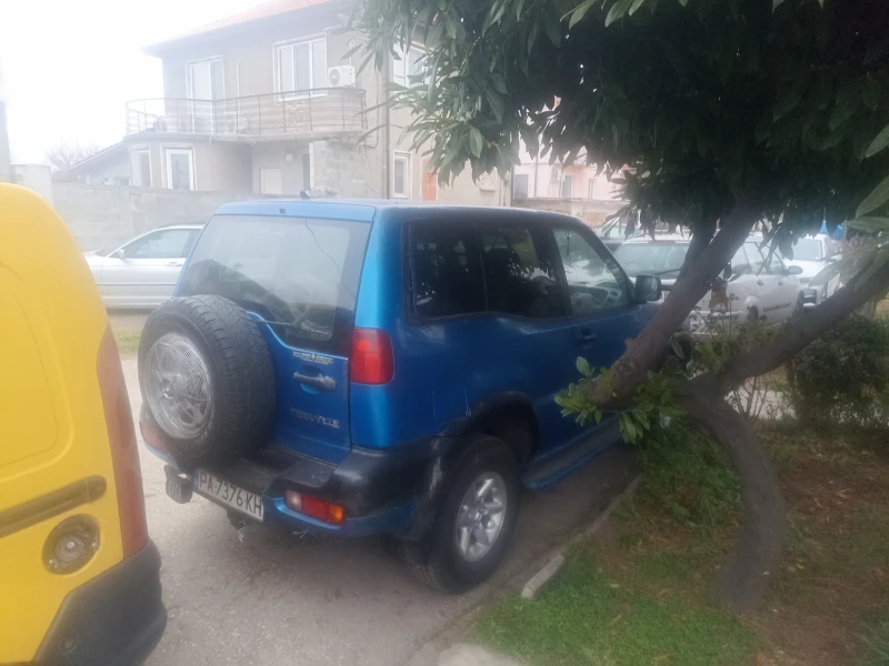 Nissan Terrano 2.7, снимка 4 - Автомобили и джипове - 53126988