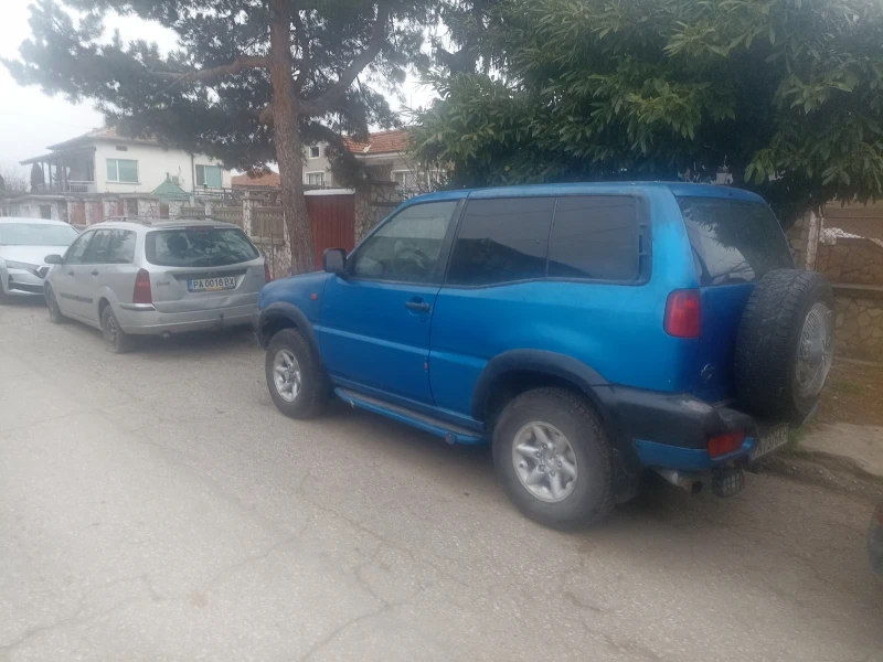 Nissan Terrano 2.7, снимка 2 - Автомобили и джипове - 53126988