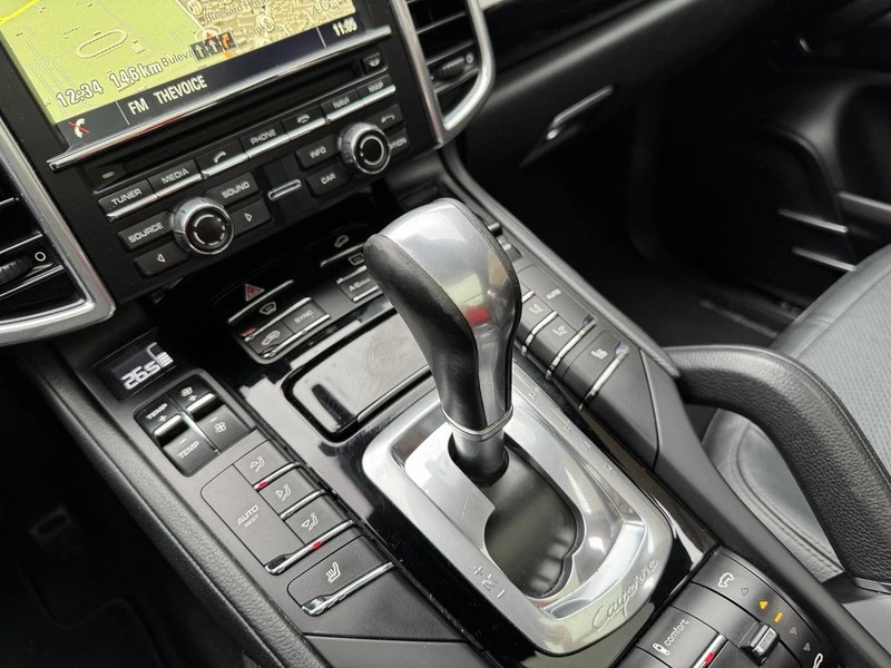 Porsche Cayenne 3.0d, снимка 17 - Автомобили и джипове - 53175396