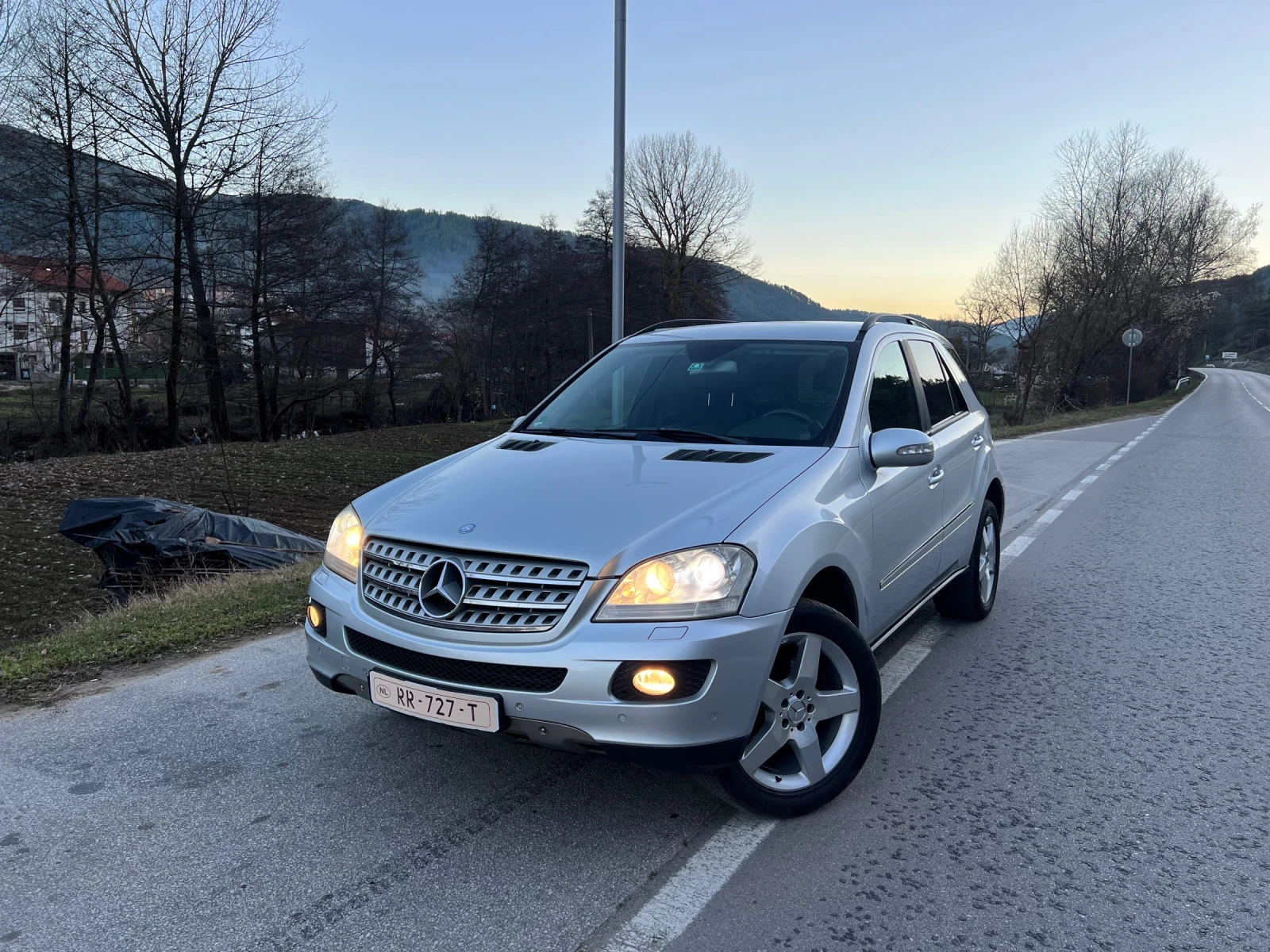 Mercedes-Benz ML 320 Подгрев* 19АМГ джанти* Kарплей Навигация* Холандия, снимка 1