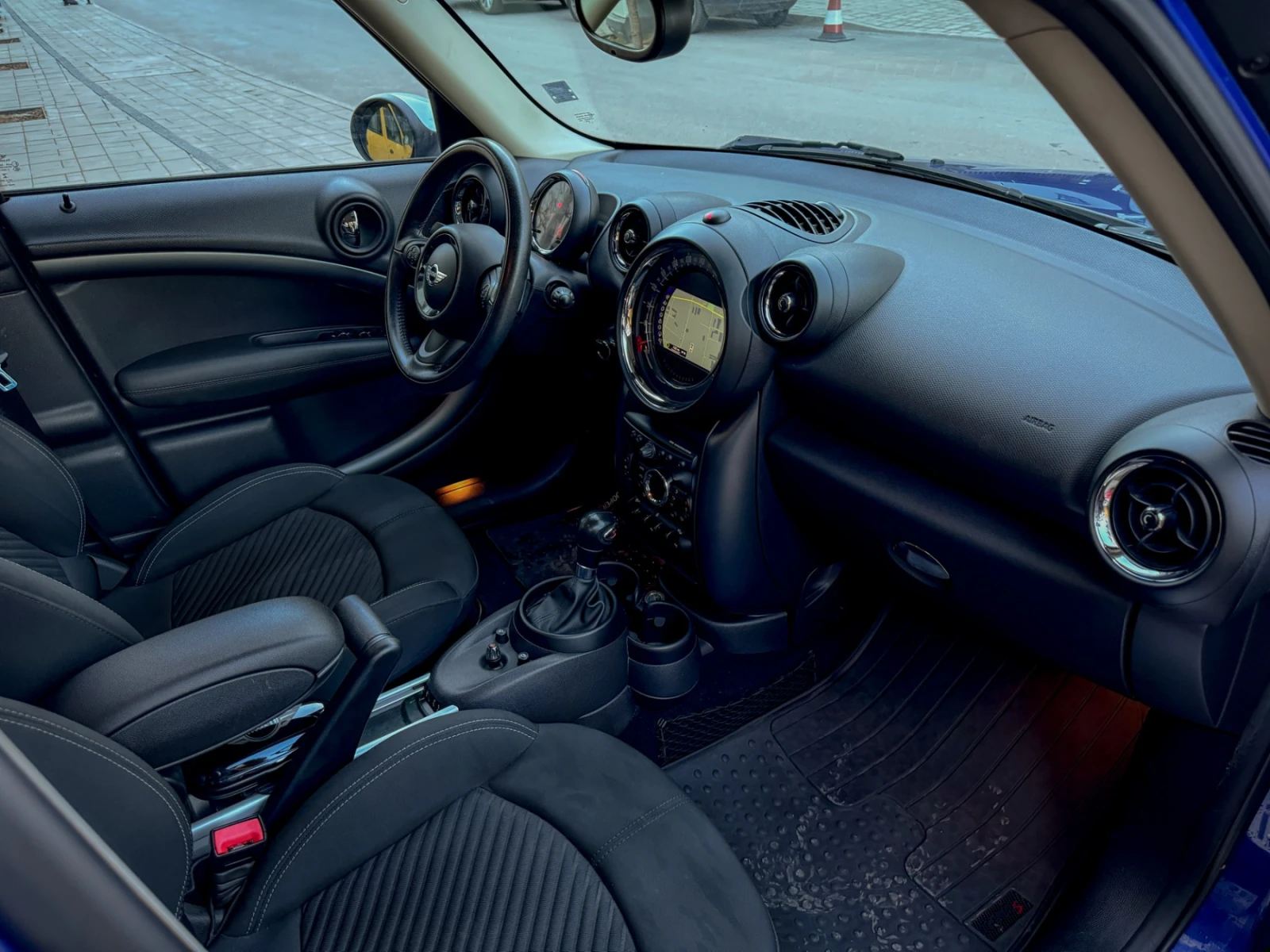 Mini Countryman 2.0 SD ALL4 - изображение 7