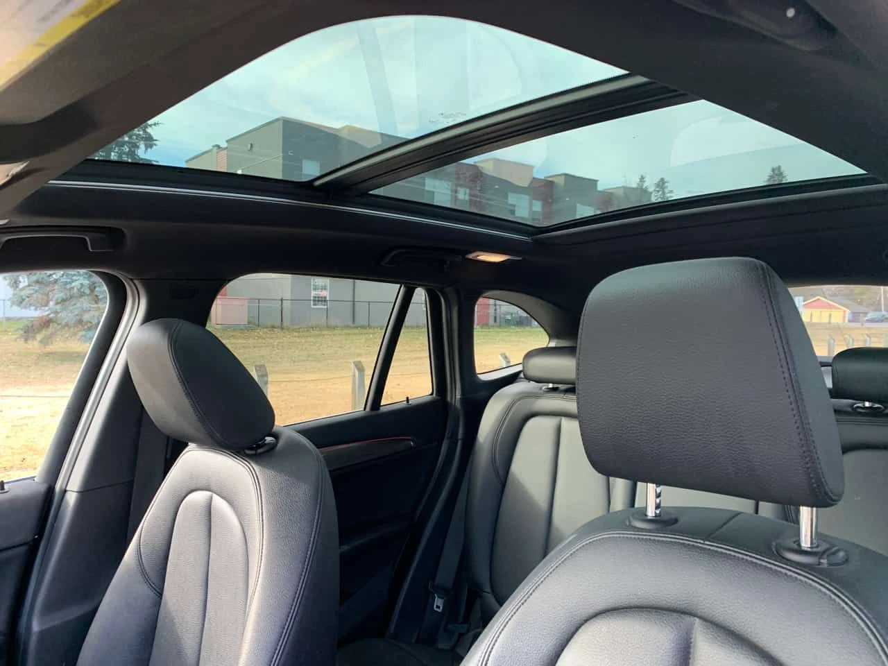 BMW X1  XDRIVE28I| PANORAMA| KEYLESS GO| CARFAX , снимка 16 - Автомобили и джипове - 53820323