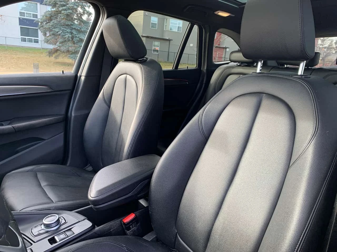 BMW X1  XDRIVE28I| PANORAMA| KEYLESS GO| CARFAX , снимка 15 - Автомобили и джипове - 53820323