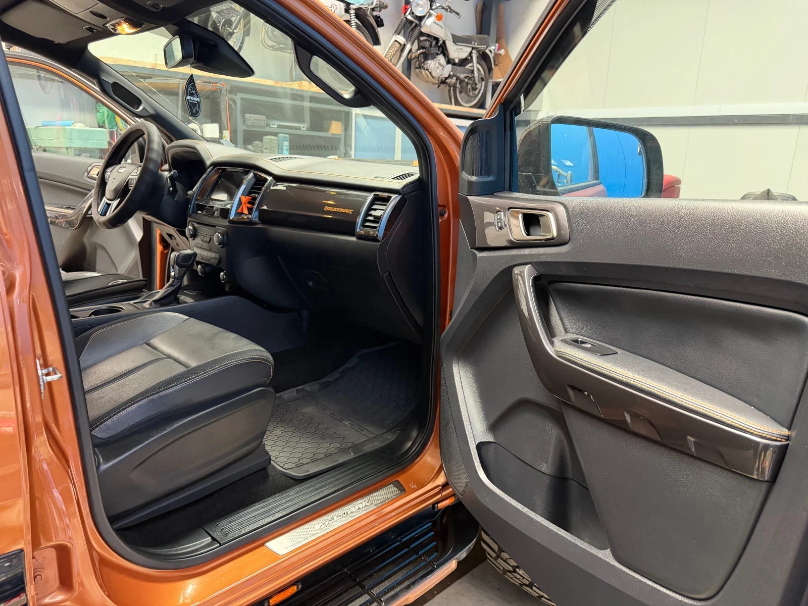 Ford Ranger WiLDTRAC, снимка 11 - Автомобили и джипове - 54335586