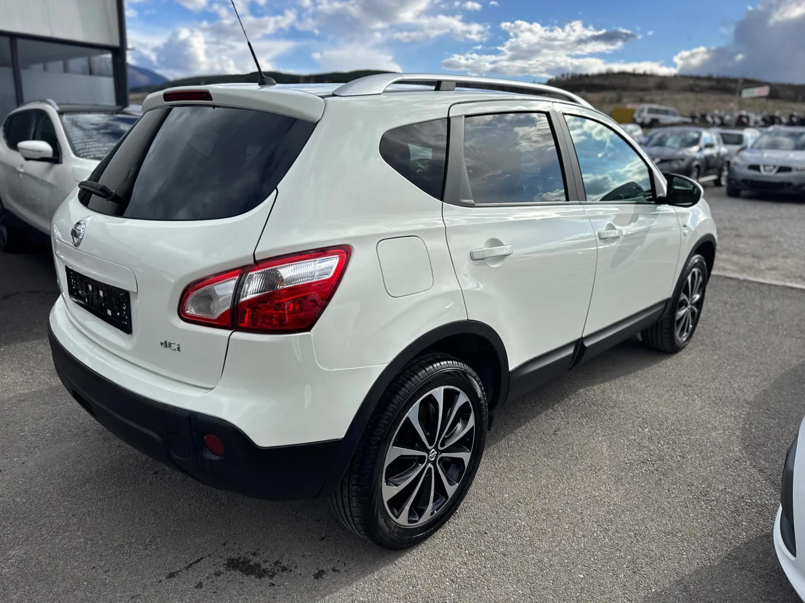 Nissan Qashqai 1.5dci TEKNA, снимка 4 - Автомобили и джипове - 54092425