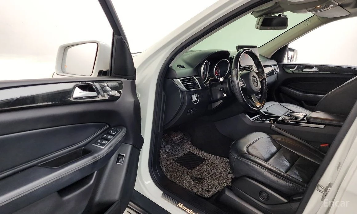 Mercedes-Benz GLE 350, снимка 10 - Автомобили и джипове - 54224913