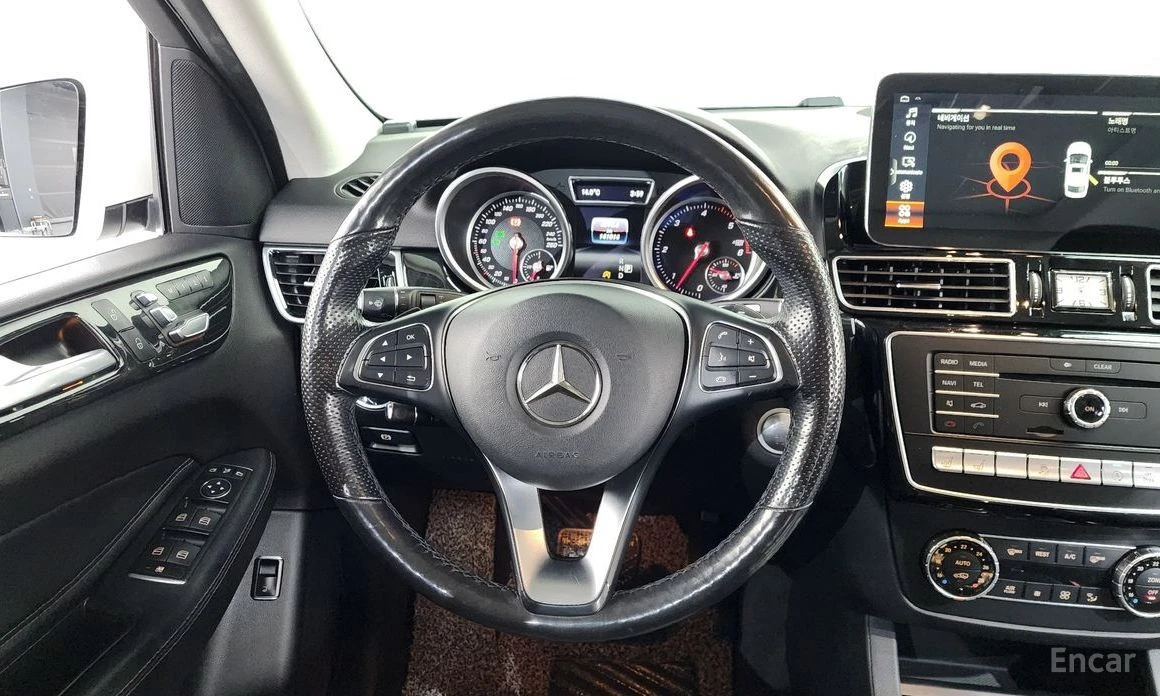 Mercedes-Benz GLE 350, снимка 13 - Автомобили и джипове - 54224913