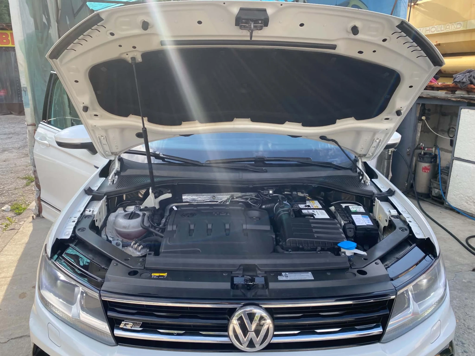 VW Tiguan R-LINE  190кс, снимка 6 - Автомобили и джипове - 55177011
