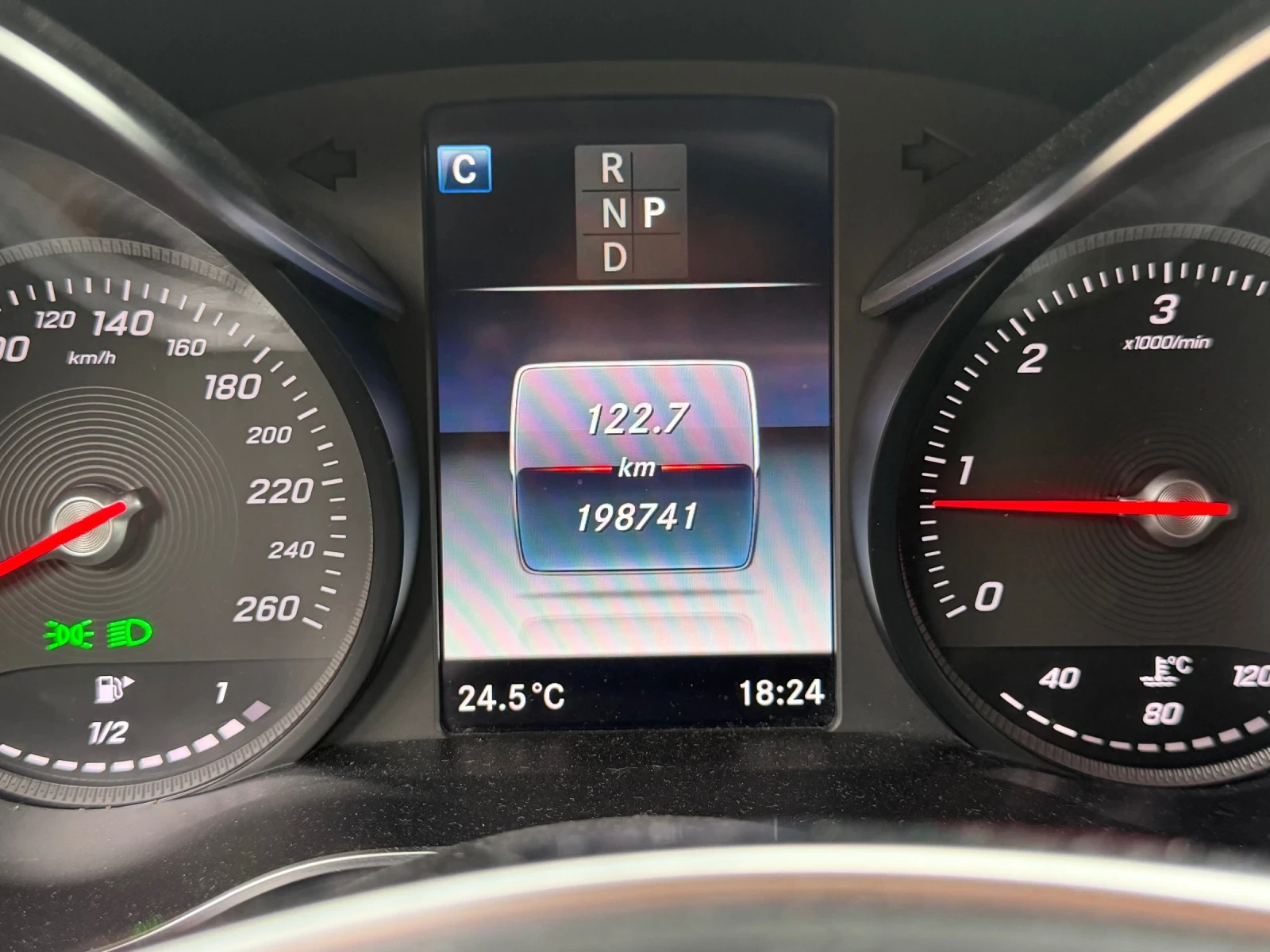 Mercedes-Benz GLC 250 Въздушно окачване, 360 градуса, Теглич, снимка 14 - Автомобили и джипове - 55432575