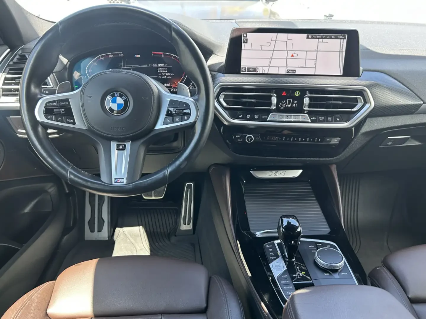 BMW X4 30i* M* SPORT* ХЕДЪП* 360КАМЕРА* ПАНОРАМА* HARMON*, снимка 10 - Автомобили и джипове - 55978623