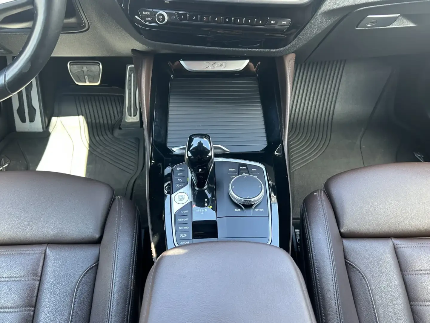 BMW X4 30i* M* SPORT* ХЕДЪП* 360КАМЕРА* ПАНОРАМА* HARMON*, снимка 12 - Автомобили и джипове - 55978623