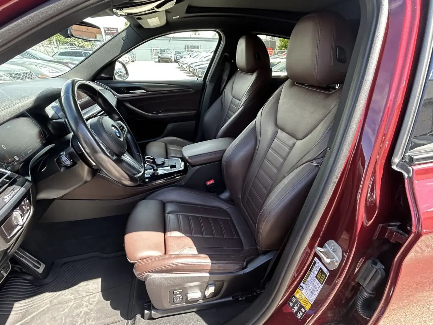 BMW X4 30i* M* SPORT* ХЕДЪП* 360КАМЕРА* ПАНОРАМА* HARMON*, снимка 16 - Автомобили и джипове - 55978623