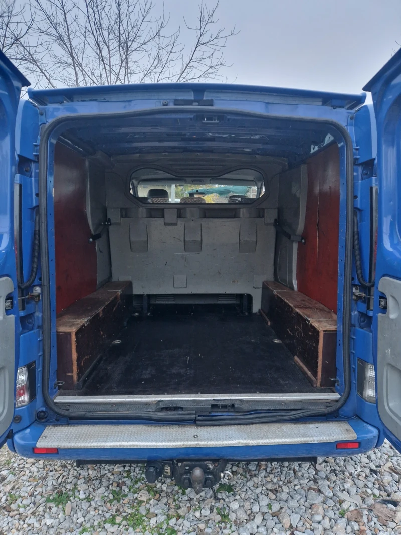 Opel Vivaro 2.5 CDTI, снимка 12 - Бусове и автобуси - 52641192