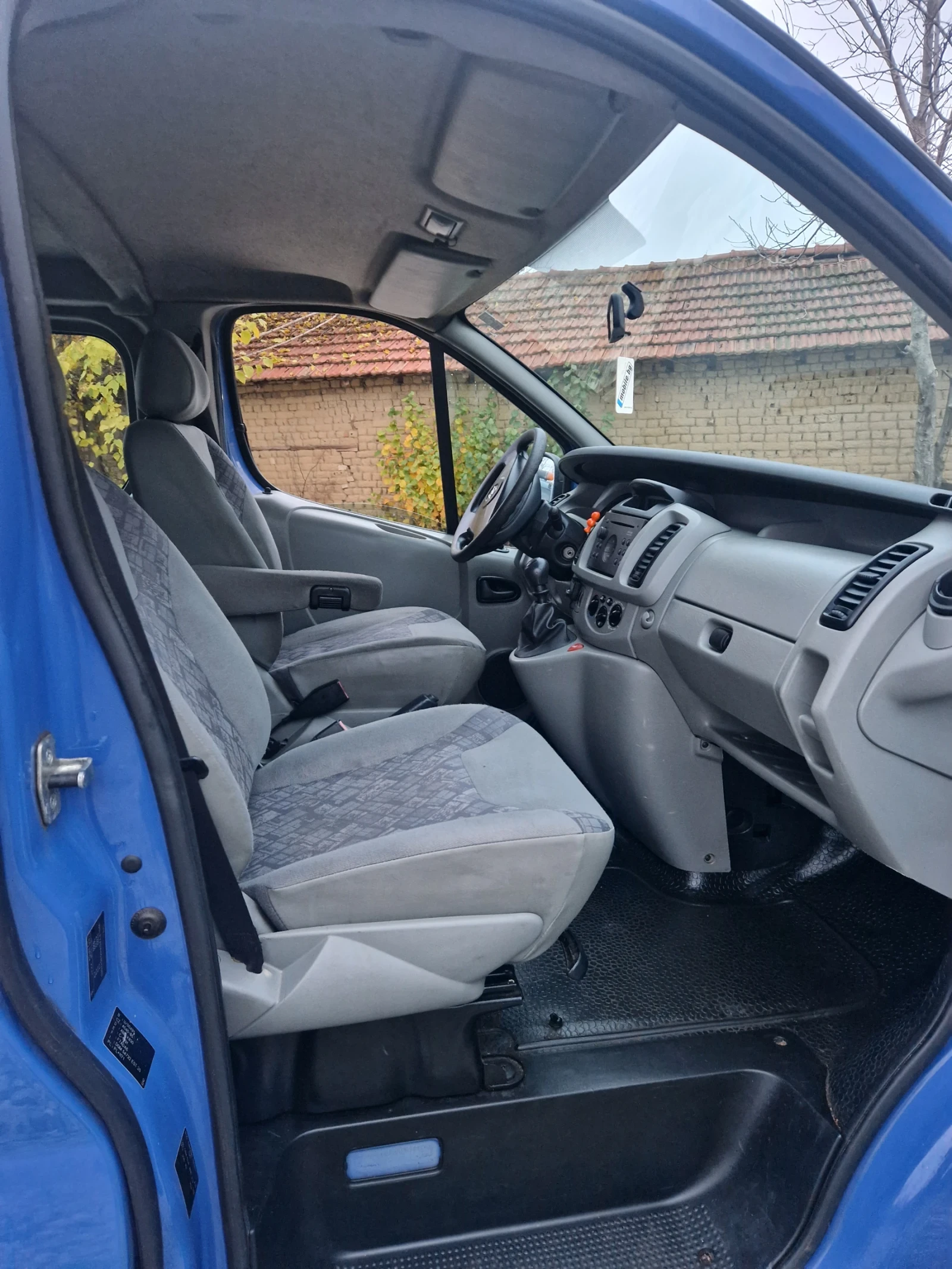 Opel Vivaro 2.5 CDTI - изображение 8