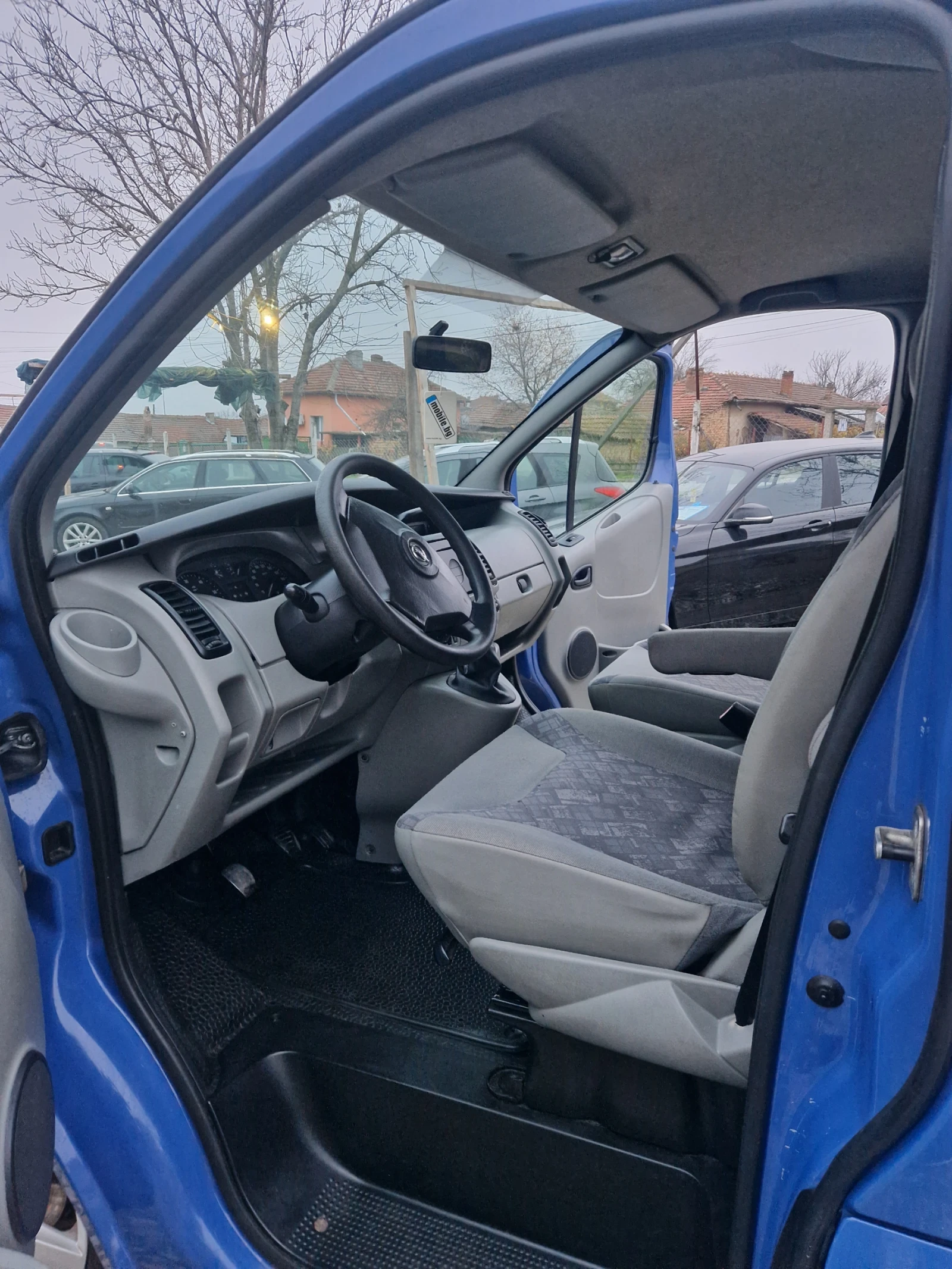 Opel Vivaro 2.5 CDTI - изображение 7