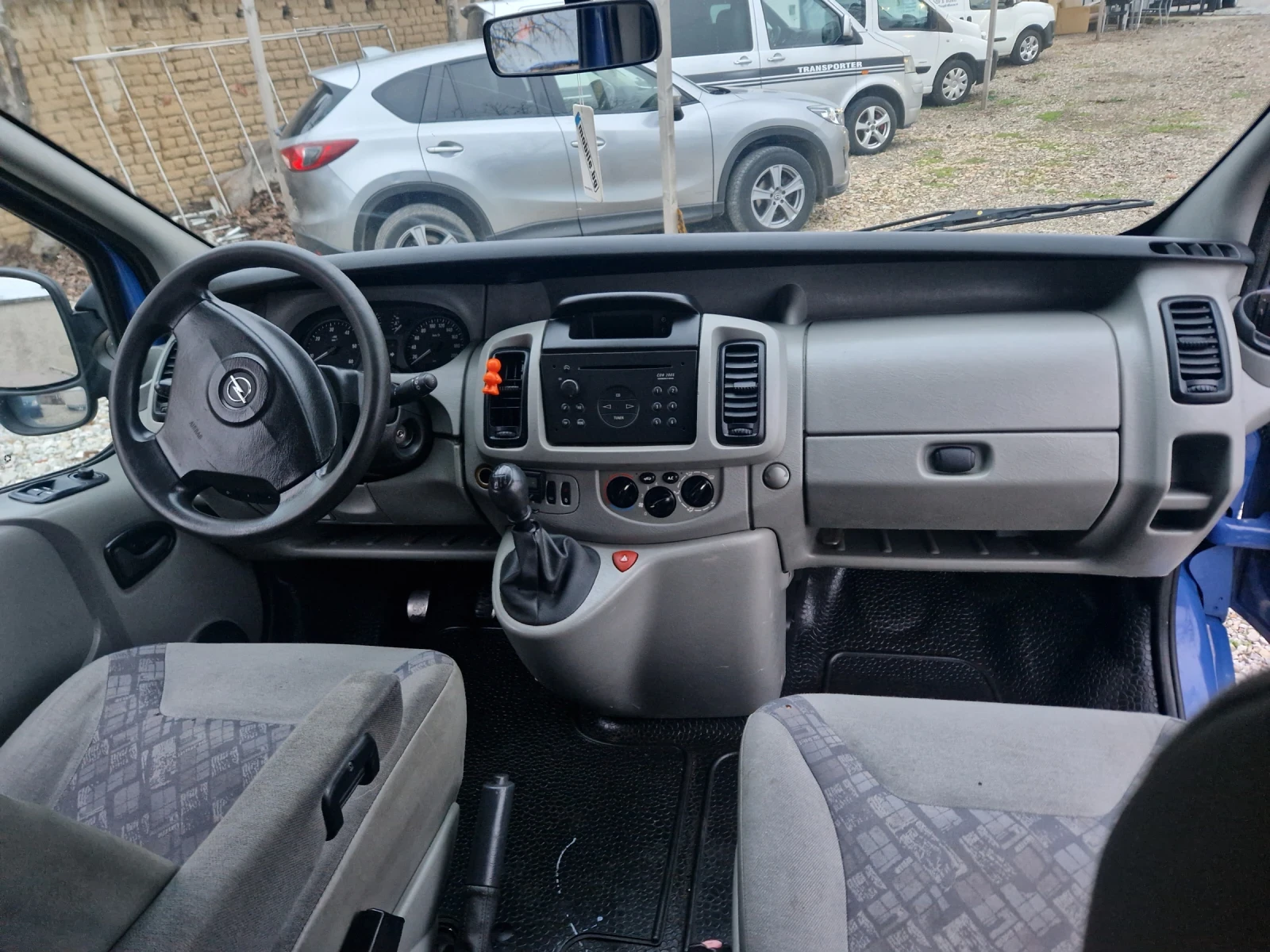 Opel Vivaro 2.5 CDTI - изображение 10