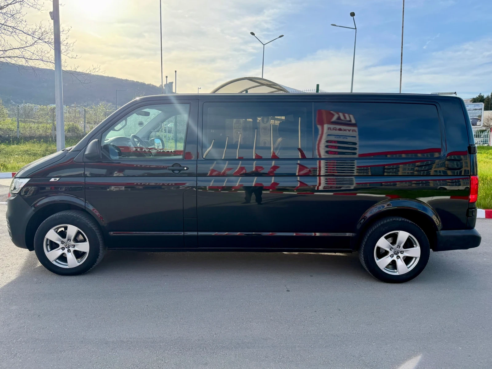 VW Transporter 2.0TDI 150k 6 места, снимка 2 - Бусове и автобуси - 54165146