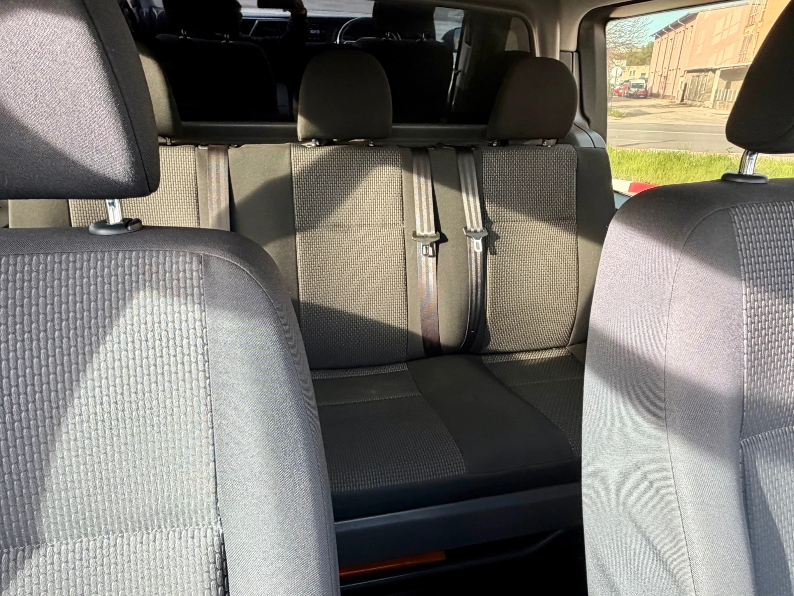 VW Transporter 2.0TDI 150k 6 места, снимка 8 - Бусове и автобуси - 54165146