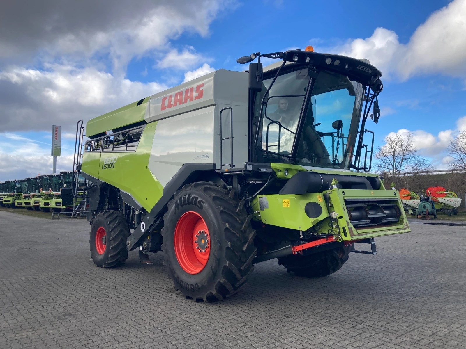 Комбайн Claas LEXION 6600 + CLAAS VARIO 770 ЛИЗИНГ