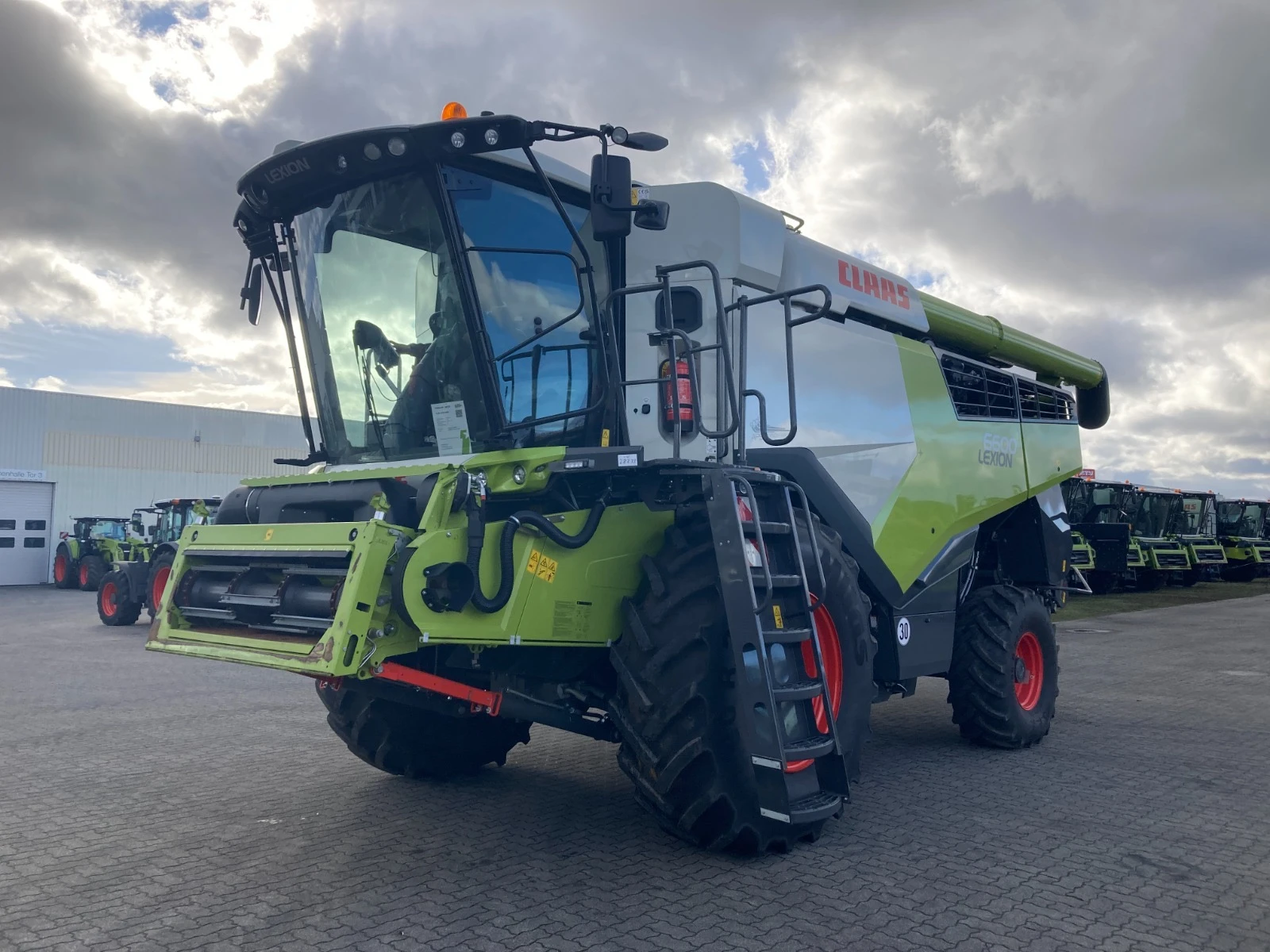 Комбайн Claas LEXION 6600 + CLAAS VARIO 770 ЛИЗИНГ, снимка 8 - Селскостопанска техника - 54606272
