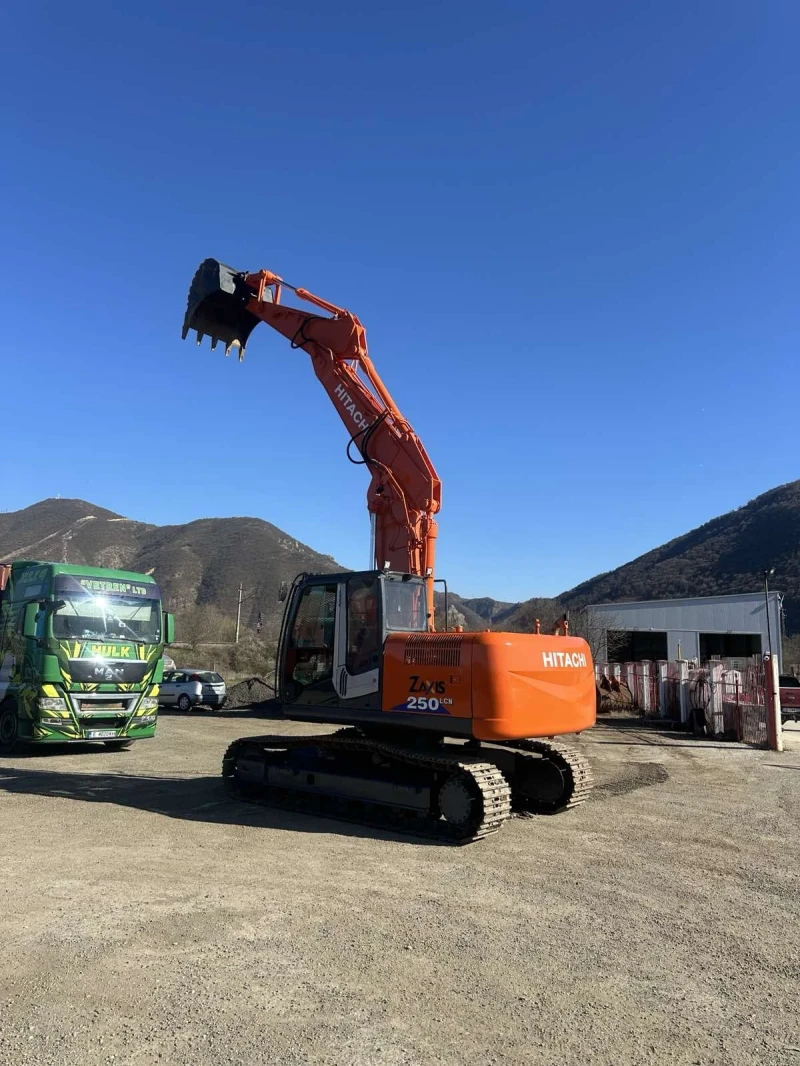 Багер Hitachi, снимка 5 - Индустриална техника - 52850653