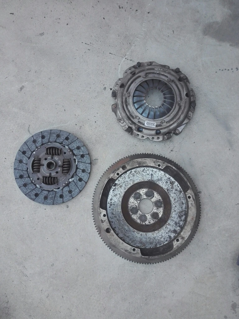 маховик,съединител,опел астра г 1.6