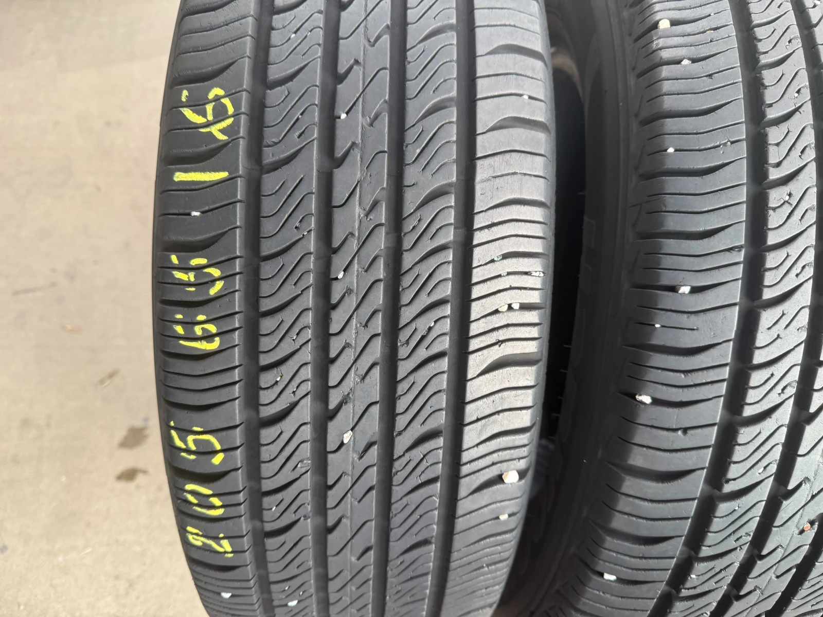 Гуми Летни 205/65R16, снимка 2 - Гуми и джанти - 53993600