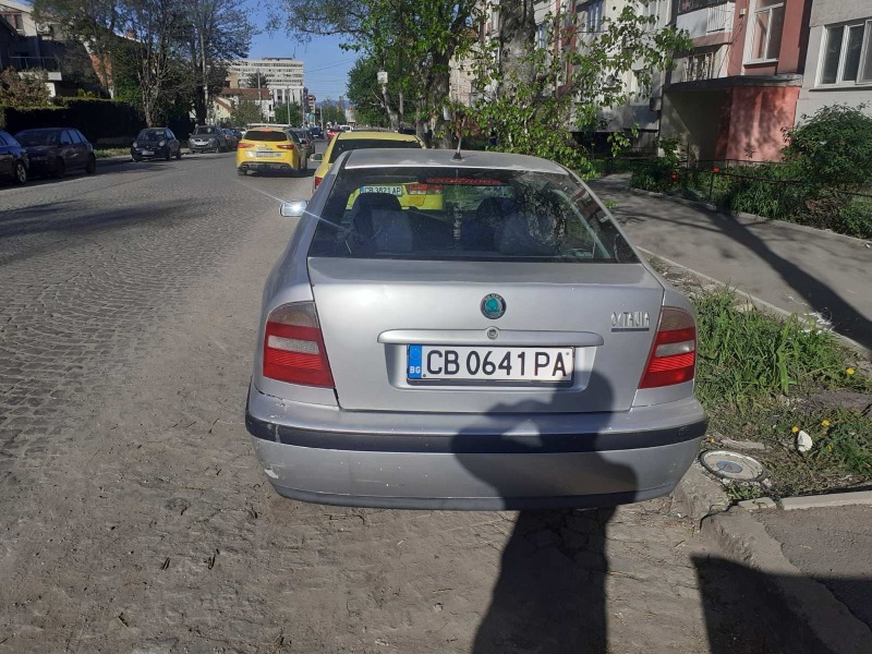 Skoda Octavia 1.6i, снимка 10 - Автомобили и джипове - 45200825