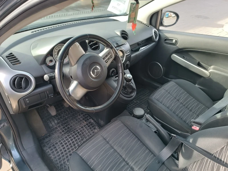 Mazda 2, снимка 6 - Автомобили и джипове - 49302962