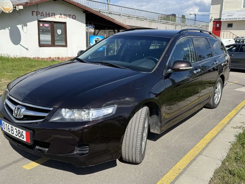 Honda Accord Лек автомобил