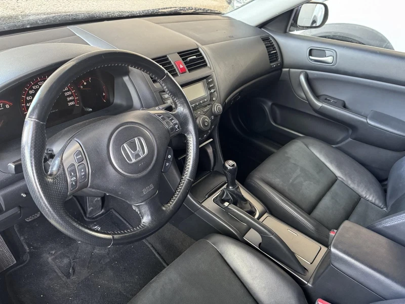 Honda Accord Лек автомобил, снимка 13 - Автомобили и джипове - 50366099
