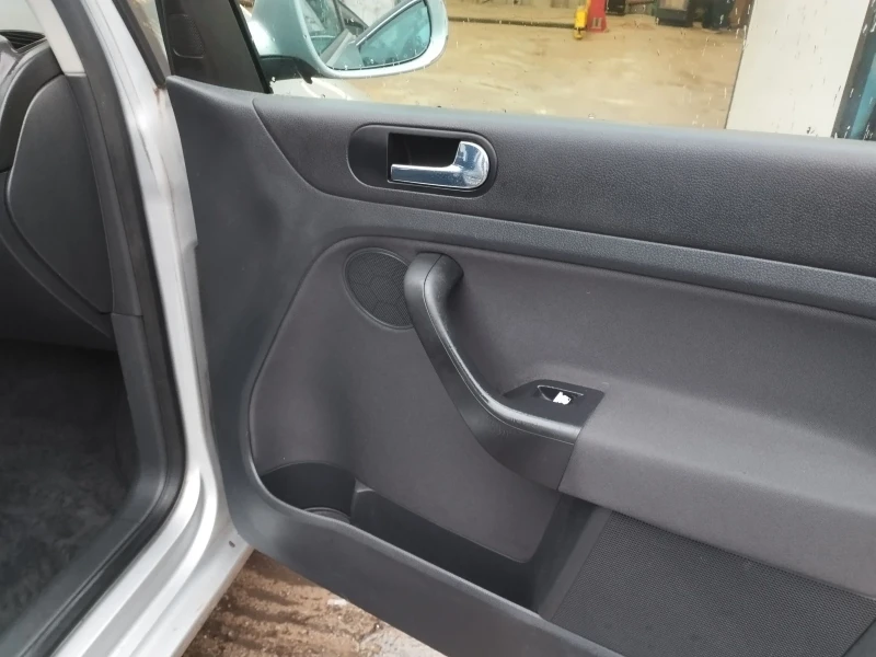 VW Golf Plus 1.6FSI BENZIN , снимка 15 - Автомобили и джипове - 53013426