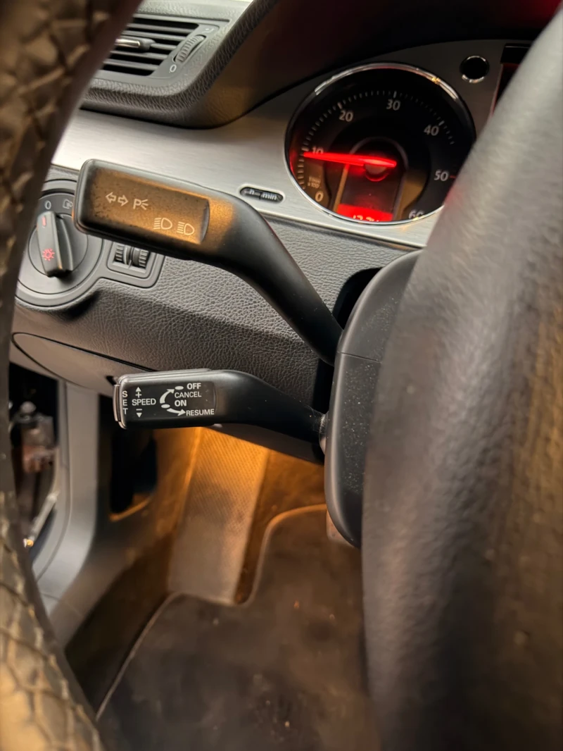 VW Passat TDI, снимка 12 - Автомобили и джипове - 53108068