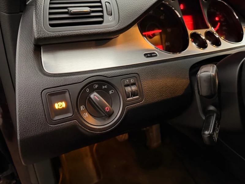 VW Passat TDI, снимка 13 - Автомобили и джипове - 53108068