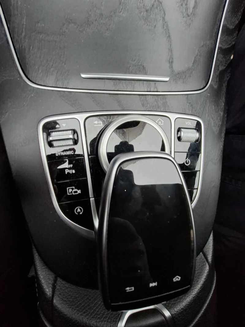 Mercedes-Benz E 220 AMG, снимка 10 - Автомобили и джипове - 53145133