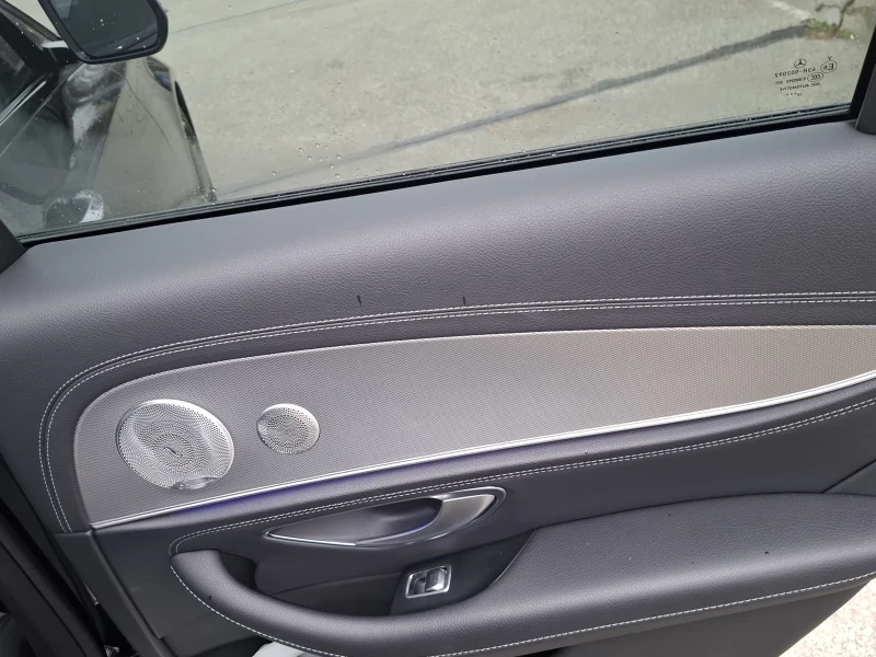 Mercedes-Benz E 220 AMG, снимка 13 - Автомобили и джипове - 53145133