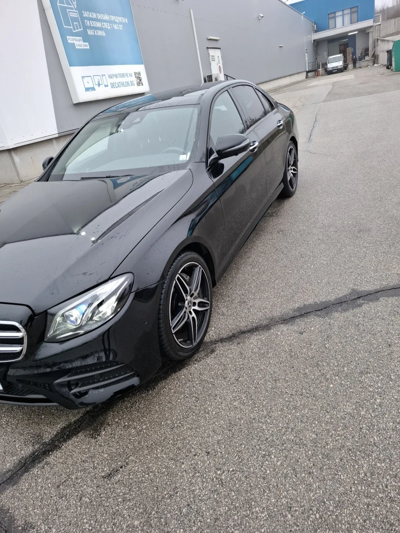Mercedes-Benz E 220 AMG, снимка 5 - Автомобили и джипове - 53145133