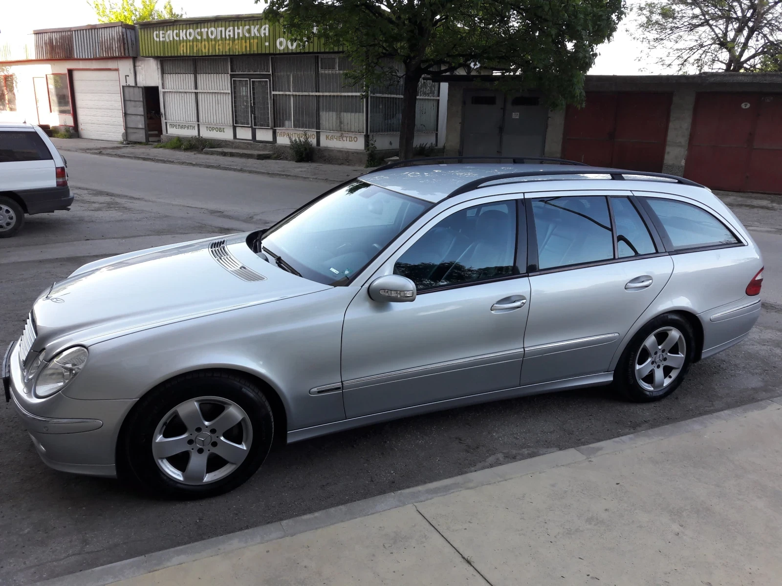Mercedes-Benz E 280 Avangard-combi - изображение 3