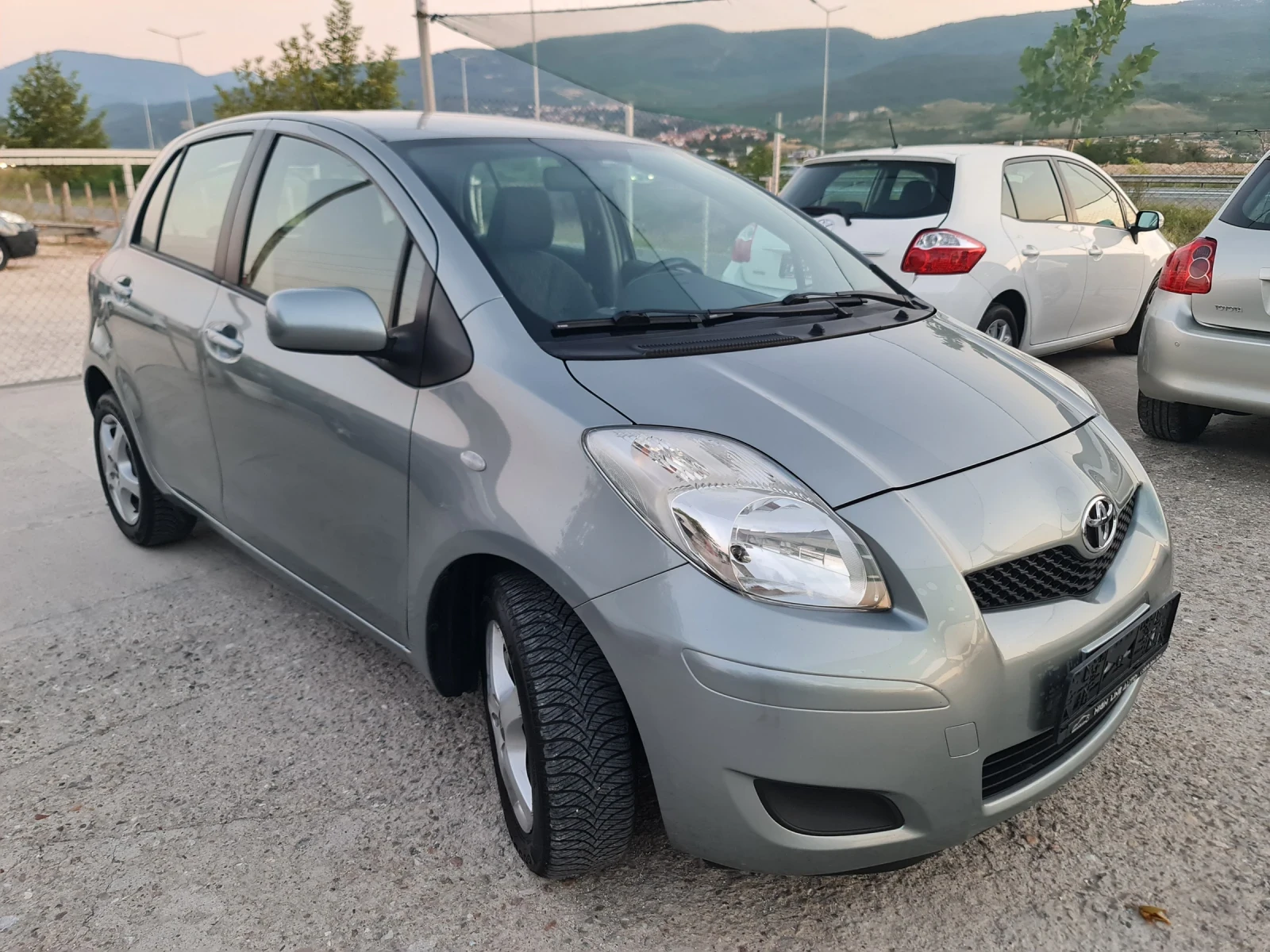 Toyota Yaris 1.33 VVTI Климатик  - изображение 3