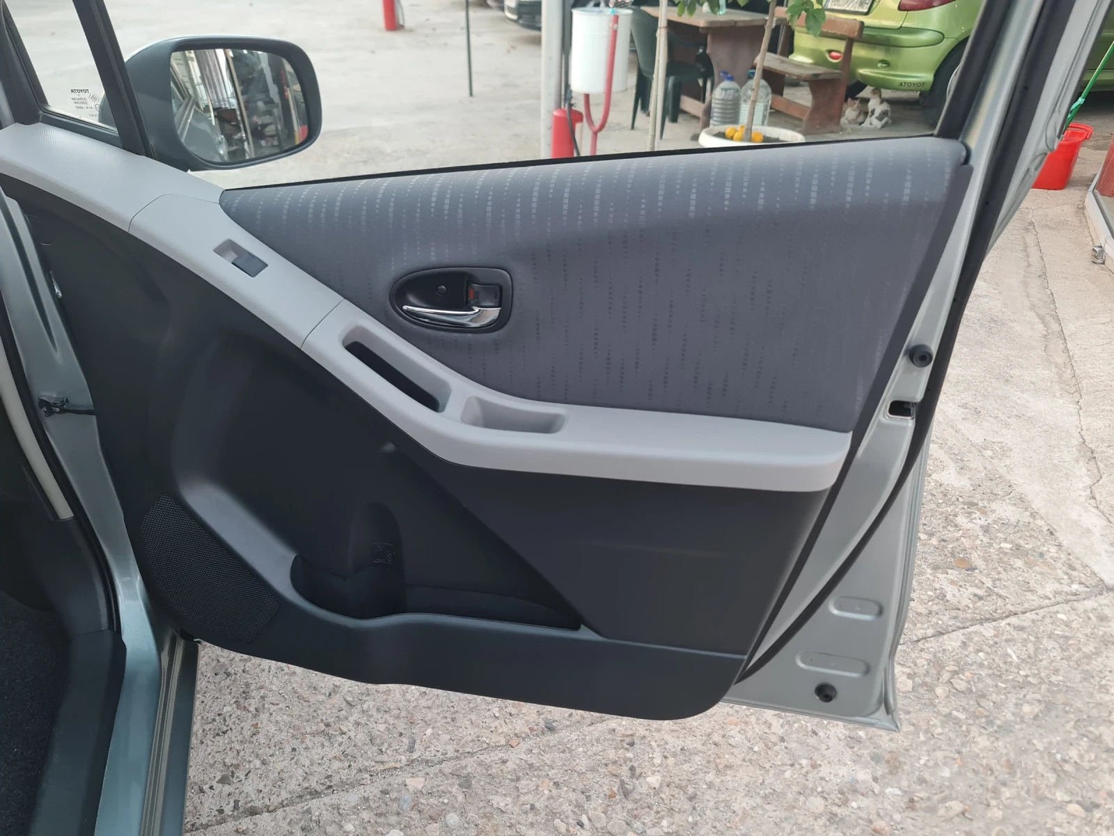 Toyota Yaris 1.33 VVTI Климатик  - изображение 6
