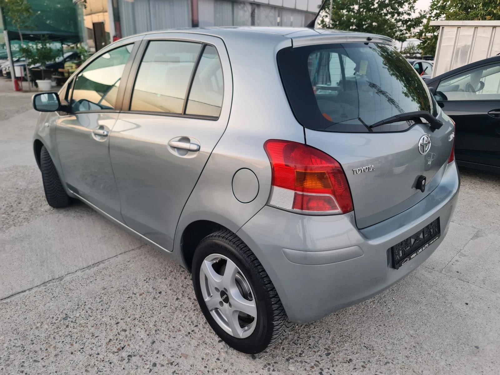Toyota Yaris 1.33 VVTI Климатик  - изображение 2