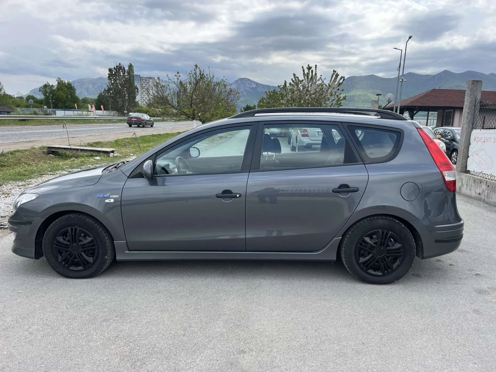 Hyundai I30 1.6CRDI 90кс 6 СКОРОСТИ АВТОПИЛОТ КЛИМАТРОНИК , снимка 6 - Автомобили и джипове - 52471460