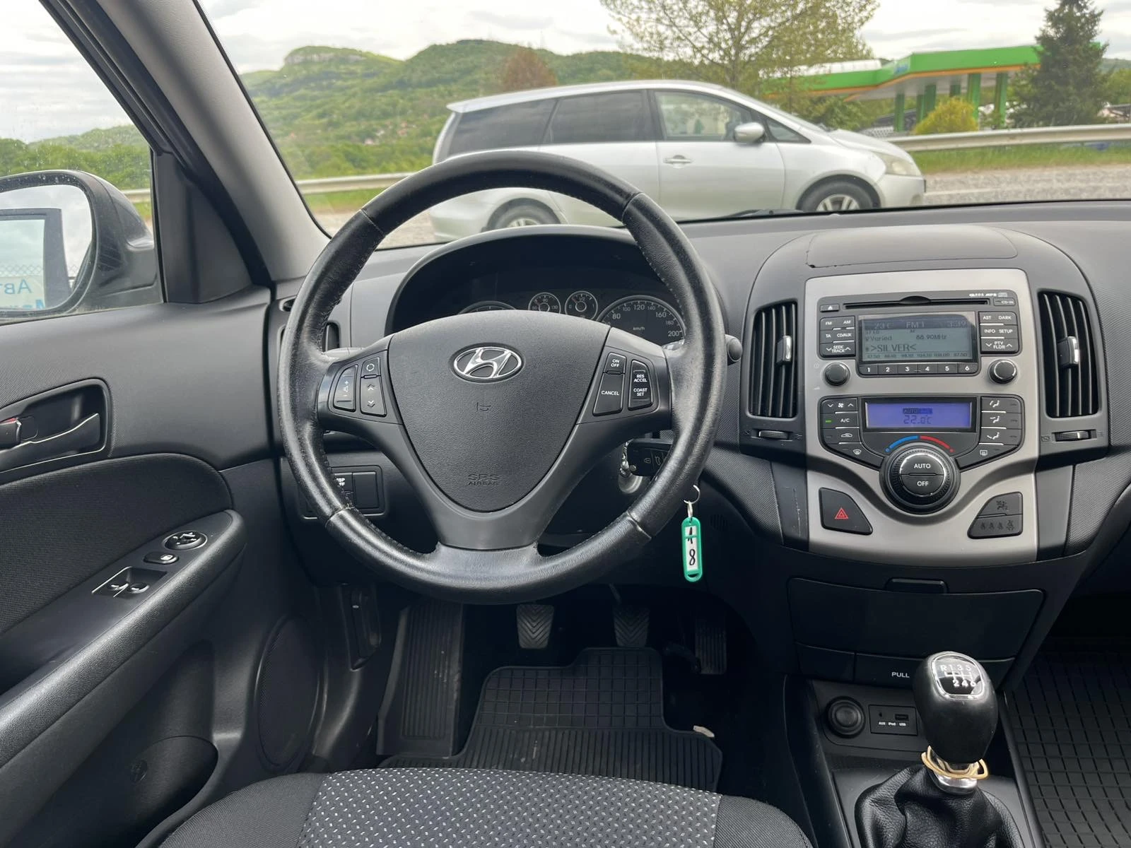 Hyundai I30 1.6CRDI 90кс 6 СКОРОСТИ АВТОПИЛОТ КЛИМАТРОНИК , снимка 12 - Автомобили и джипове - 52471460