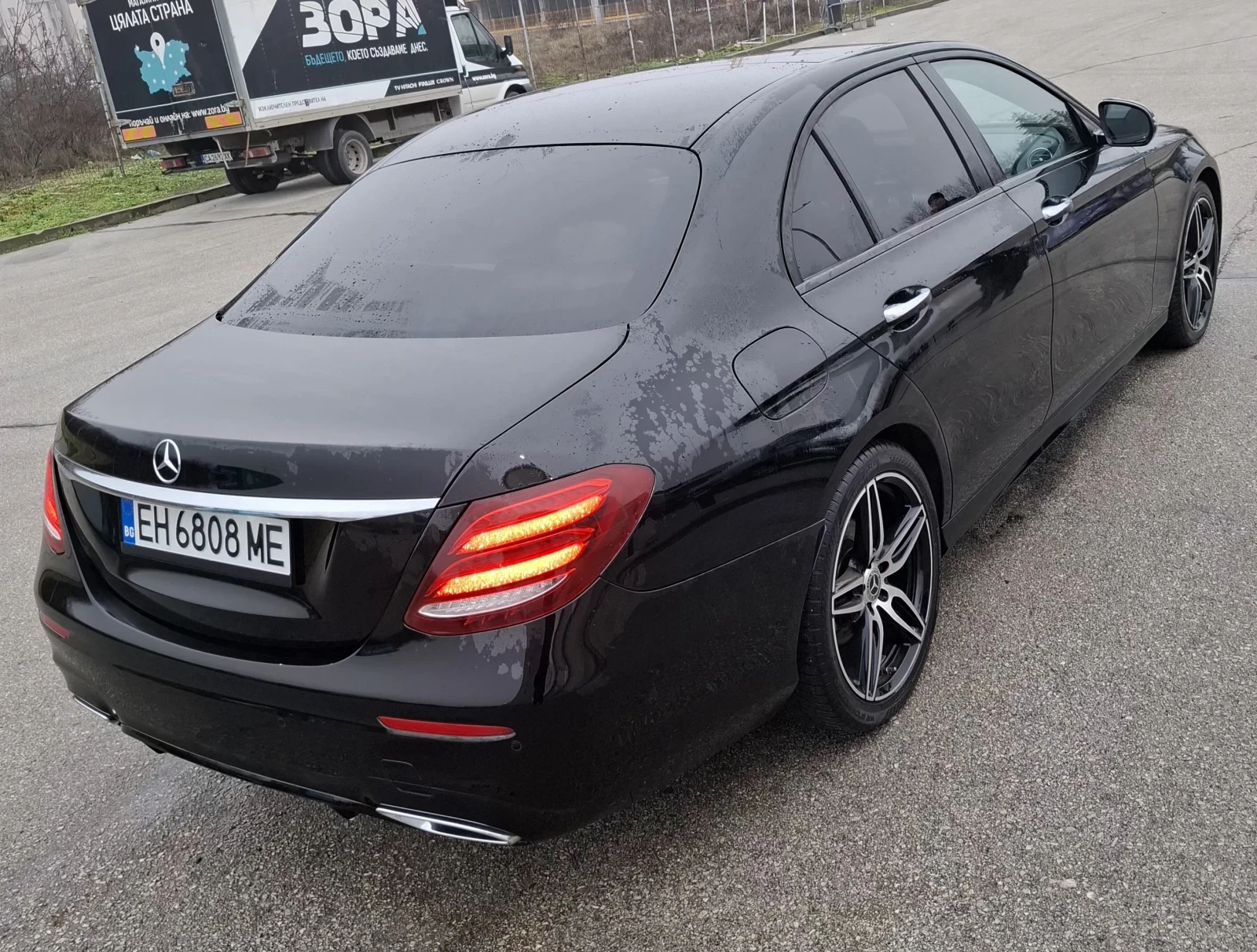 Mercedes-Benz E 220 AMG - изображение 2