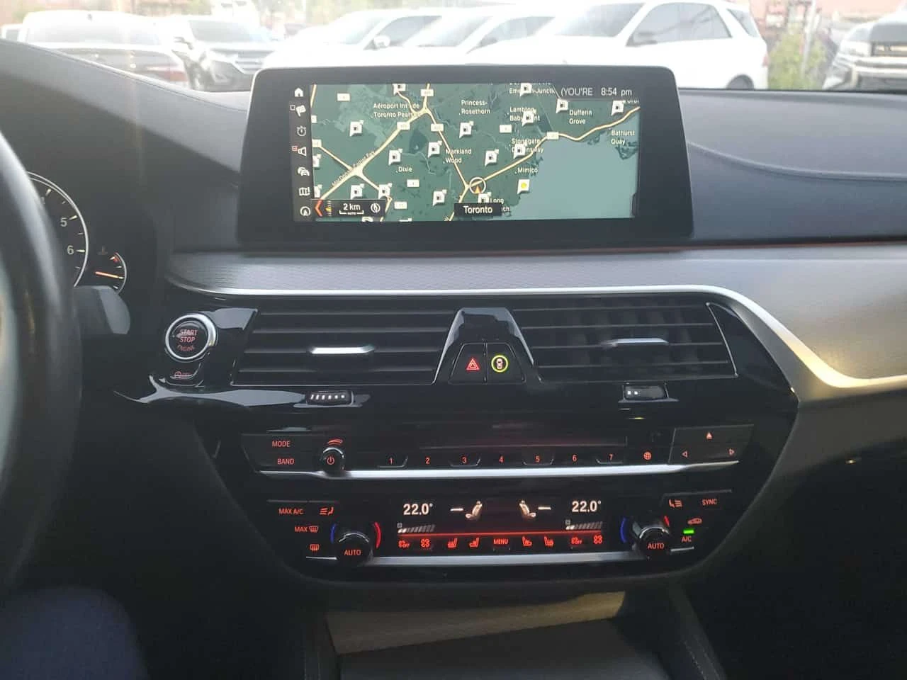 BMW 550 * Massage * Heated & cooled seats * Sunroof , снимка 9 - Автомобили и джипове - 54747413
