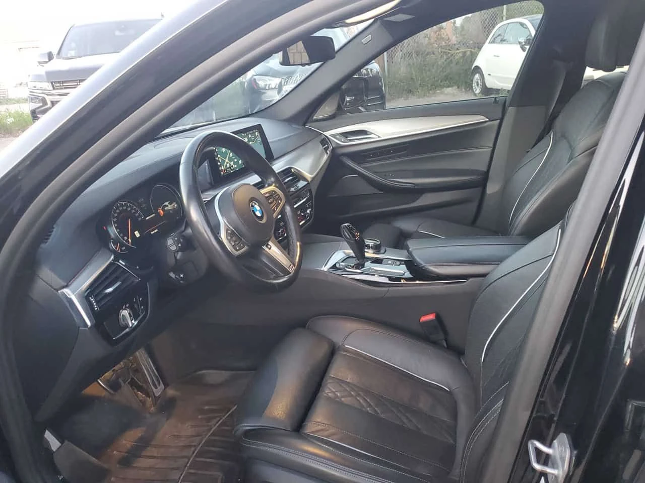 BMW 550 * Massage * Heated & cooled seats * Sunroof , снимка 7 - Автомобили и джипове - 54747413