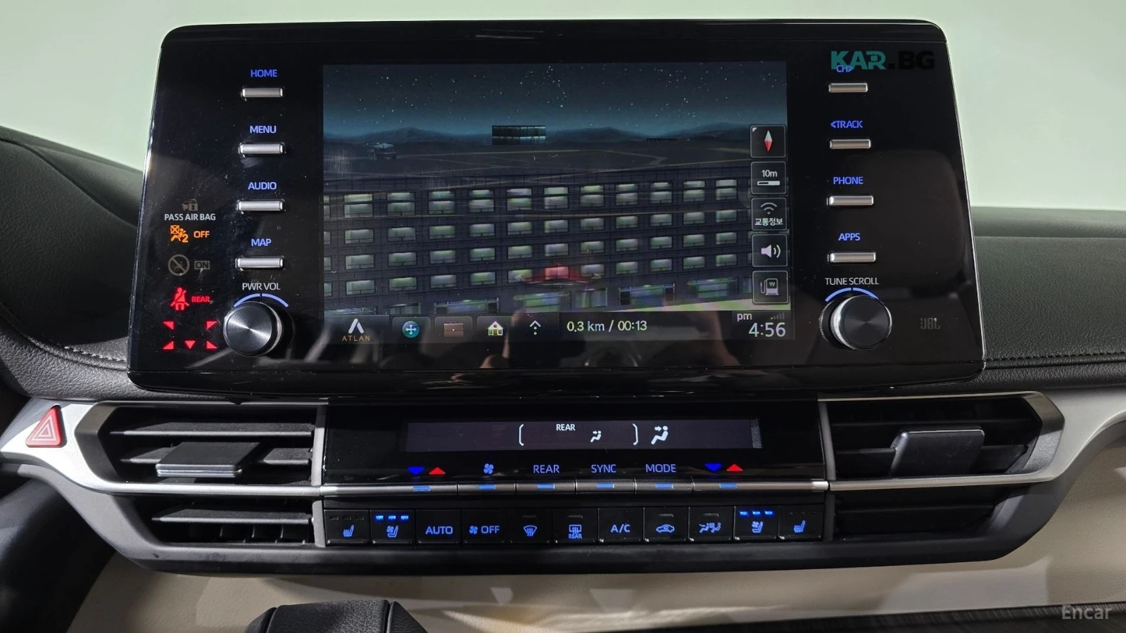 Toyota Sienna 2.5 HYBRID/HUD/360/ПОДГРЕВ/ОБДУХВАНЕ/TV, снимка 12 - Автомобили и джипове - 54902432